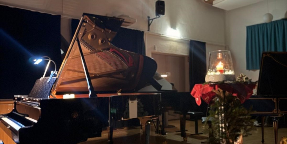Klaviermusik im Kerzenschein